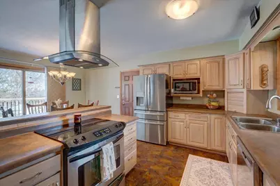 2718 Hilltop Drive, Sun Prairie, WI 53590 - Photo 6