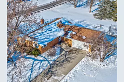 2718 Hilltop Drive, Sun Prairie, WI 53590 - Photo 2