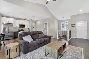 407 Luann Kay Ln, Orfordville, WI 53576 - Photo 10