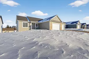 407 Luann Kay Ln, Orfordville, WI 53576 - Photo 4