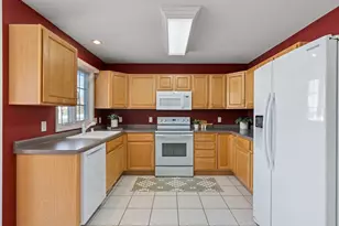 3155 Selkirk Dr, Sun Prairie, WI 53590 - Photo 6