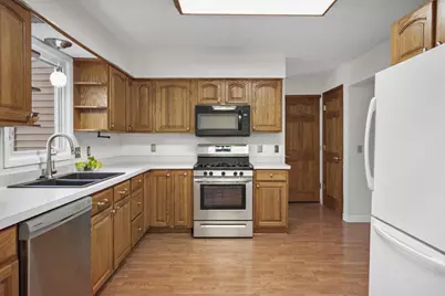 1460 Donald Drive, Sun Prairie, WI 53590 - Photo 8