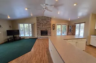 N6333 Suburban Heights Rd, Pardeeville, WI 53954 - Photo 16