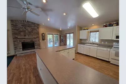 N6333 Suburban Heights Road, Pardeeville, WI 53954 - Photo 10