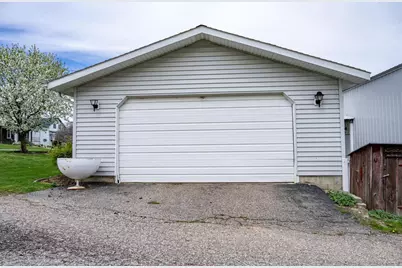 207 Spring Street, Elroy, WI 53929 - Photo 6