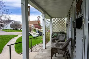 207 Spring St, Elroy, WI 53929 - Photo 10