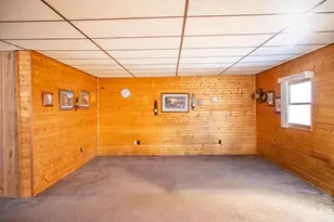 207 Spring St, Elroy, WI 53929 - Photo 10