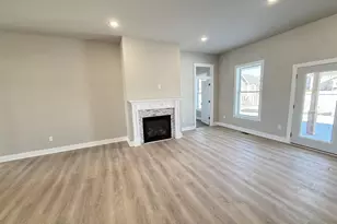 6712 Honey Bee Ct, DeForest, WI 53532 - Photo 4