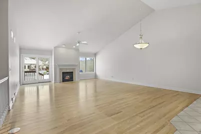 9106 Waterside Street, Middleton, WI 53562 - Photo 4