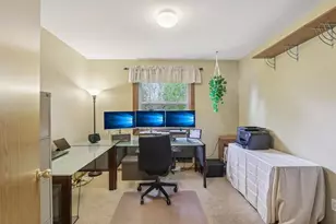 1006 S Division St, Waunakee, WI 53597 - Photo 20