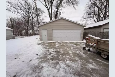 1729 Summit Avenue, Beloit, WI 53511 - Photo 16