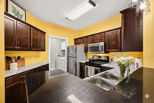 5192 Sassafras Dr, Fitchburg, WI 53711 - Photo 2