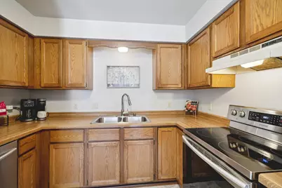 839 Kimseth Circle, Deerfield, WI 53531 - Photo 10