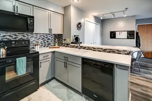 203 Kearney Way, Waunakee, WI 53597 - Photo 6