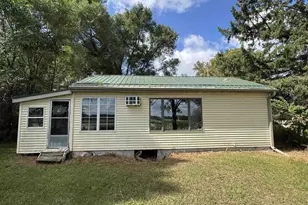 W5774 N Island Dr, Endeavor, WI 53930 - Photo 16