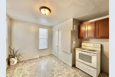 860 Elm Street, Beloit, WI 53511 - Photo 6