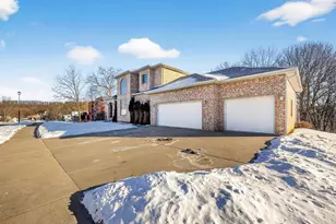 2150 Sunset Dr, Reedsburg, WI 53959 - Photo 4