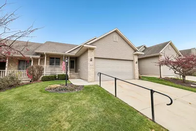 213 Fairview Circle #50, Waunakee, WI 53597 - Photo 2