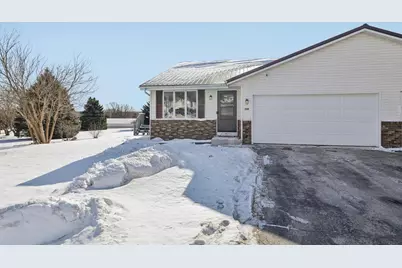 839 Kimseth Circle, Deerfield, WI 53531 - Photo 1