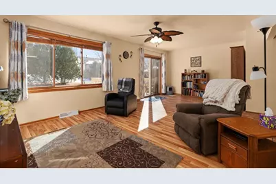 185 N Lexington Parkway, DeForest, WI 53532 - Photo 2
