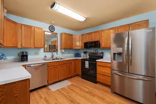 185 N Lexington Pkwy, DeForest, WI 53532 - Photo 4