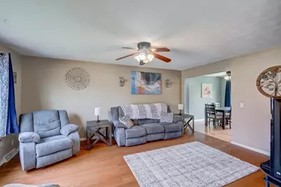 90 E Countryside Drive, Janesville, WI 53536 - Photo 6