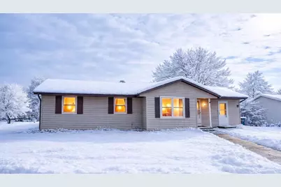 90 E Countryside Drive, Janesville, WI 53536 - Photo 2