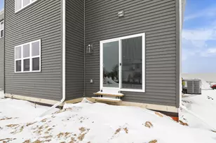 401 Michelle Ln, Cottage Grove, WI 53527 - Photo 8