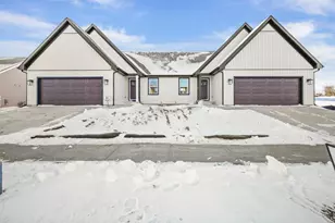 365 Lilac Ln, Stoughton, WI 53589 - Photo 32