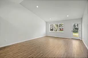 400 Orchid Ave, Stoughton, WI 53589 - Photo 14