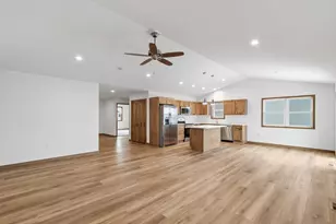 624 Roosevelt St, Baraboo, WI 53913 - Photo 8