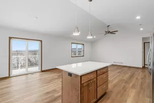 624 Roosevelt St, Baraboo, WI 53913 - Photo 6