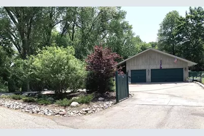 1816 Eastwood Avenue, Janesville, WI 52545 - Photo 2