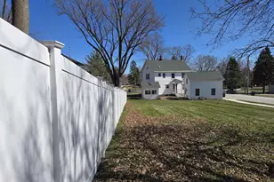 605 W Madison St, Lake Mills, WI 53551 - Photo 48