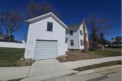 605 W Madison Street, Lake Mills, WI 53551 - Photo 2