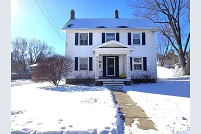 605 W Madison Street, Lake Mills, WI 53551 - Photo 2