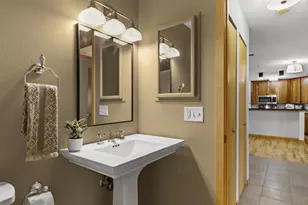 311 N Hancock St, Madison, WI 53703 - Photo 12