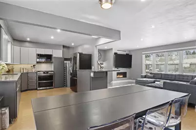 132 W Macarthur Street, Sun Prairie, WI 53590 - Photo 14