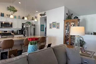 863 E Bridget Dr, Beloit, WI 53511 - Photo 10