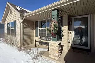 863 E Bridget Dr, Beloit, WI 53511 - Photo 2