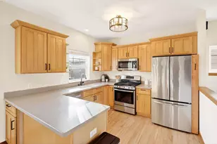 2846 Big Bluestem Pkwy, Fitchburg, WI 53711 - Photo 12