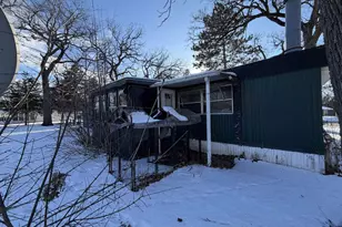 122 Falling Creek Cir, Janesville, WI 53548 - Photo 4