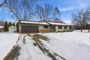 2 W Spyglass Ct, Madison, WI 53717 - Photo 2