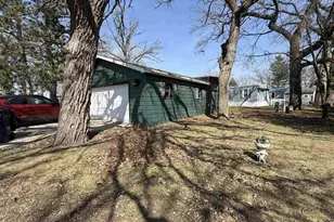 122 Falling Creek Cir, Janesville, WI 53548 - Photo 6