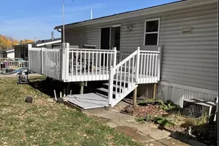 512 Opal Cir, Lannon, WI 53046 - Photo 2