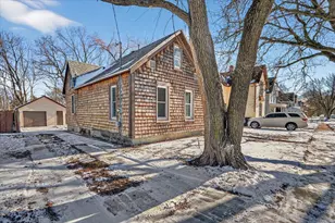 1015 Bluff St, Beloit, WI 53511 - Photo 2