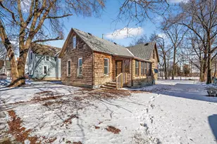 1015 Bluff St, Beloit, WI 53511 - Photo 4