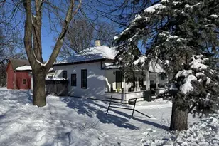 225 Washington St, Mineral Point, WI 53565 - Photo 26