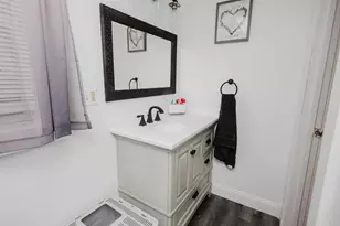 225 Washington St, Mineral Point, WI 53565 - Photo 18