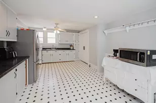 225 Washington St, Mineral Point, WI 53565 - Photo 12